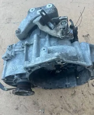 Volkswagen PASSAT B6 Manual 6 speed gearbox 02Q301103C
