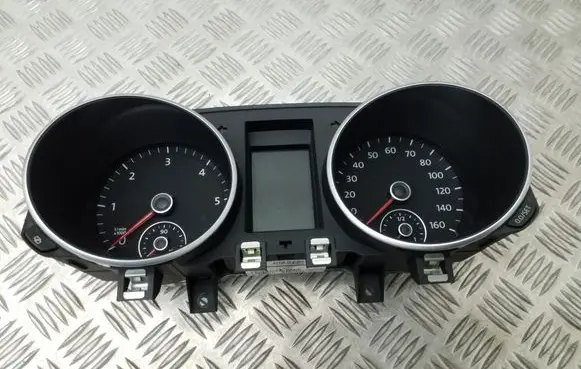 Volkswagen Golf VI Speedometer (instrument cluster) 5K0920971A