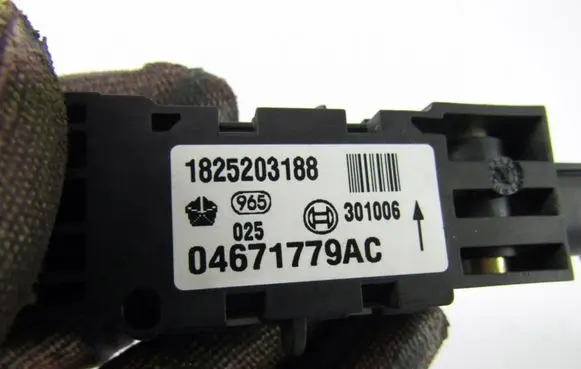 Jeep Grand Cherokee (WK) Airbag deployment crash/impact sensor 04671779AC