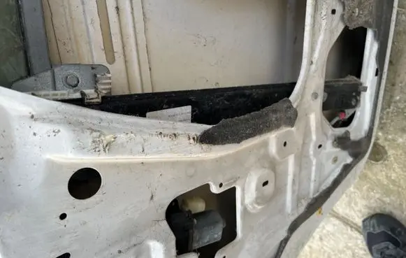 Iveco Daily 5th gen Front door electric window regulator 