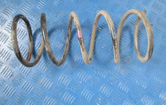 Toyota Avensis T220 Front coil spring