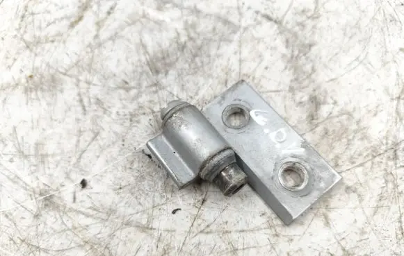 BMW 5 E39 Rear door upper hinge 19603089