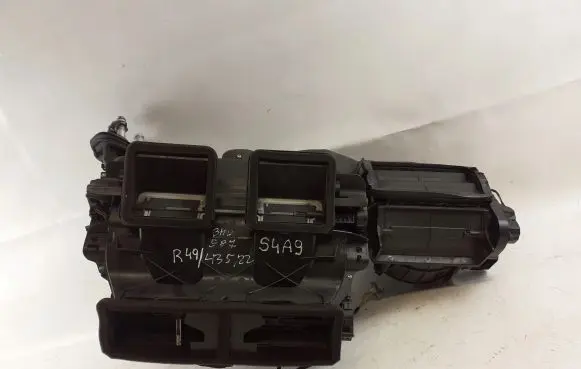 BMW 1 E81 E87 Interior heater climate box assembly 983360Z