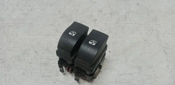 Renault Megane II Electric window control switch 2650305 315040A
