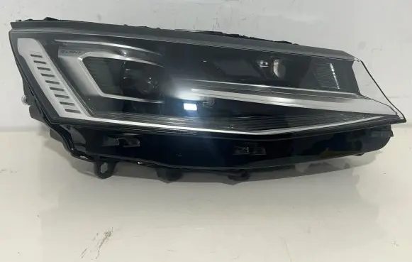 Volkswagen Transporter - Caravelle T7 Headlight/headlamp 7T1941082A