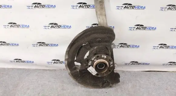 BMW X6 M Front wheel hub 6773783 31216773783