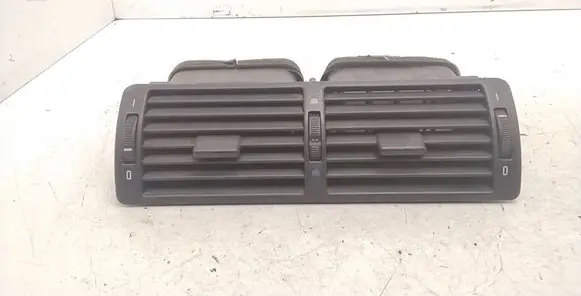 BMW 5 E39 Dash center air vent grill 8391179