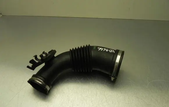 Audi A5 8T 8F Air intake hose/pipe 059129627L VD9666