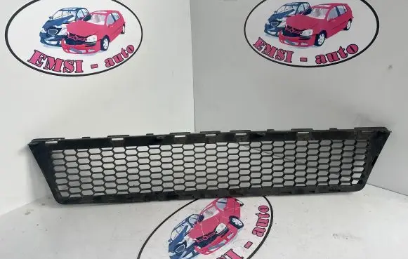 Toyota Verso Front bumper lower grill 53112OF040