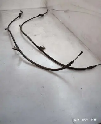Handbrake/parking brake wiring cable