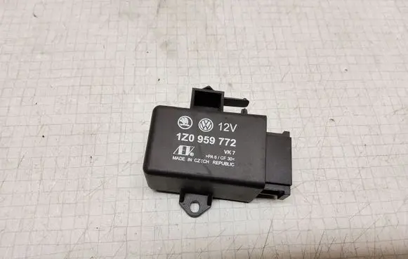 Skoda Octavia Mk2 (1Z) Seat heating relay 1Z0959772