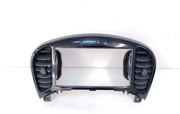 Radio/GPS head unit trim
