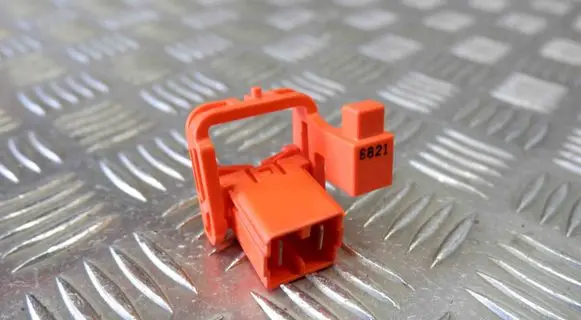 Toyota Prius (XW50) Fuse G383447050