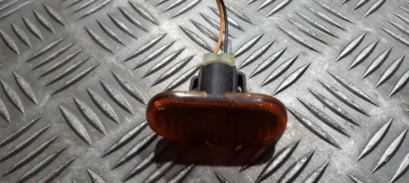 Renault Scenic I Front fender indicator light 7700822136