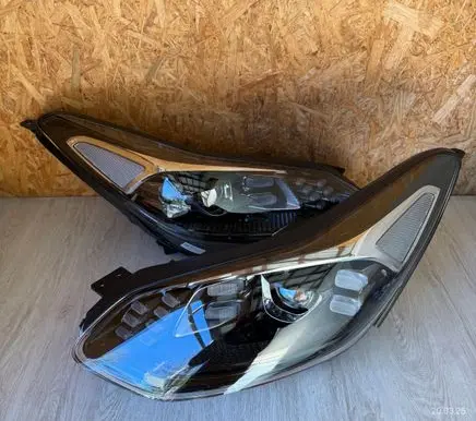 KIA Sportage Headlights/headlamps set 92102F1500