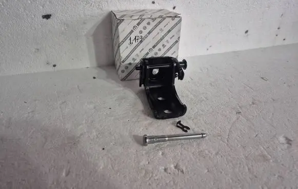 Fiat Scudo Front door upper hinge 9467050688