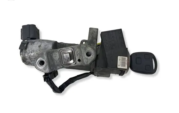 Toyota Avensis T250 Ignition lock 