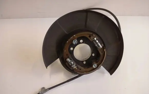Infiniti Q50 Rear wheel hub spindle/knuckle 