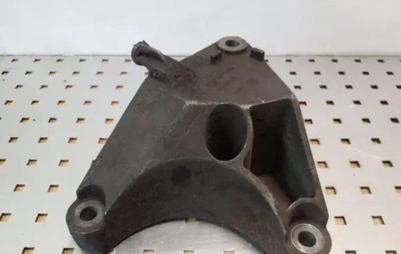 Opel Vectra C Gearbox mounting bracket 13178661