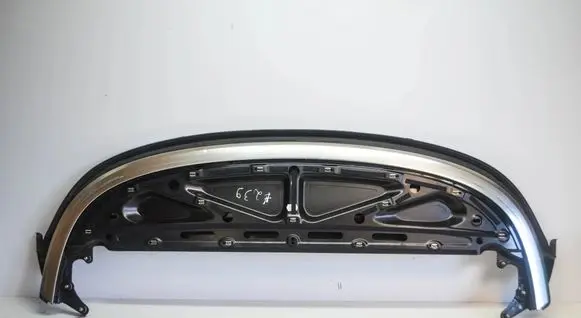 Parcel shelf