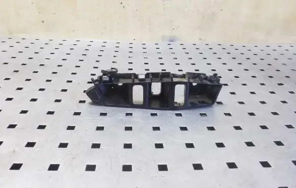 Volkswagen Touareg II Front bumper mounting bracket 7P6807183F