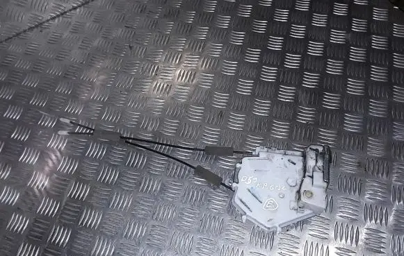 Honda FR-V Rear door lock