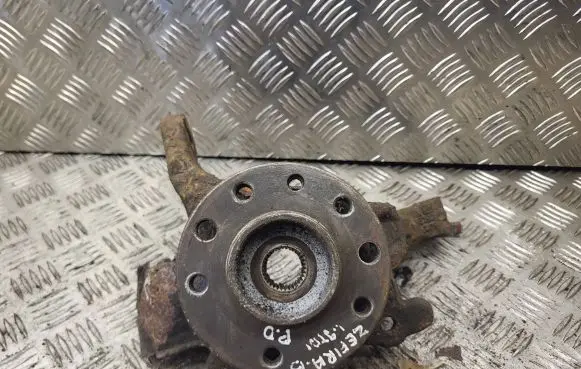 Opel Zafira B Front wheel hub