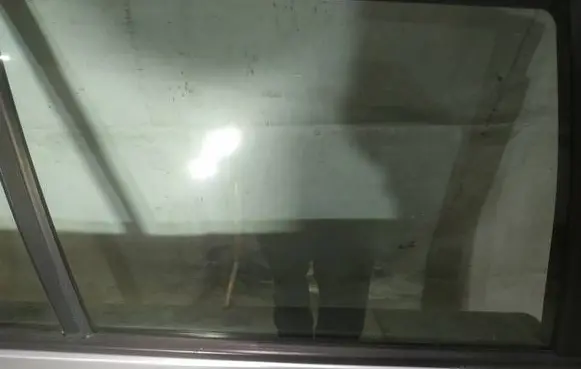 Peugeot 406 Rear door window glass as2