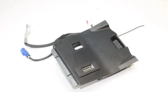 Mercedes-Benz A W176 AUX in-socket connector A2468230411