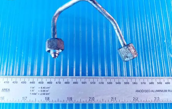 Volkswagen Crafter Fuel injector supply line/pipe 