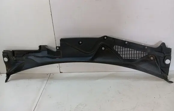Ford Mustang VI Wiper trim GR3B63018A