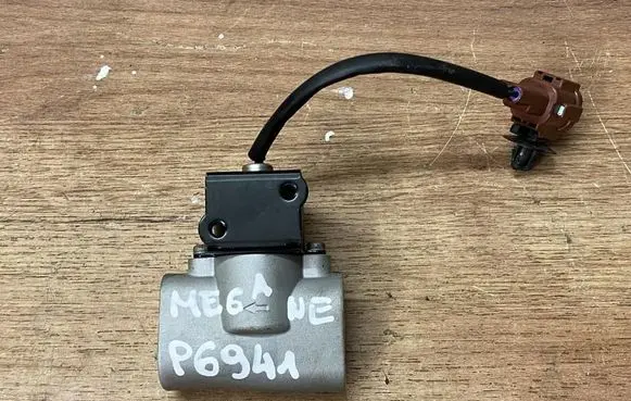 Renault Megane E-Tech Air conditioning (A/C) expansion valve 4433101660