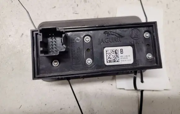 Jaguar XF X250 Headlight level height control switch 8X2311654BC