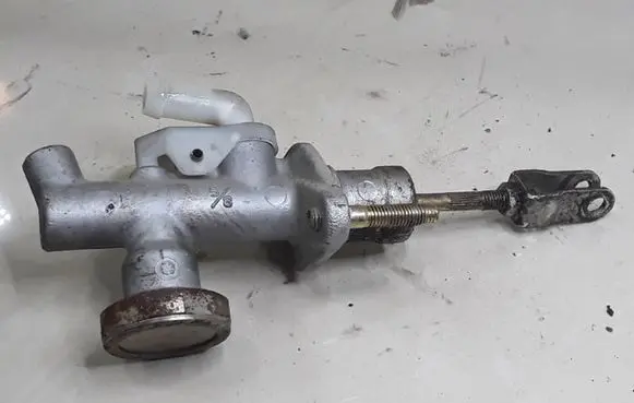 Clutch master cylinder