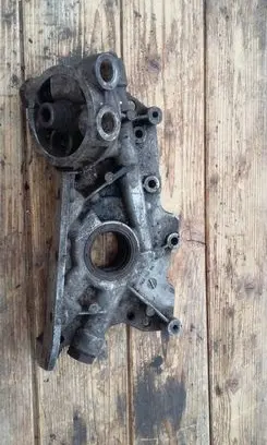 Opel Omega B1 Oil pump 90325074