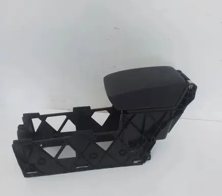 Opel Astra J Armrest 13262700