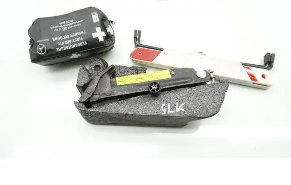 Mercedes-Benz SLK R170 Lift Jack MMAUTKO28354