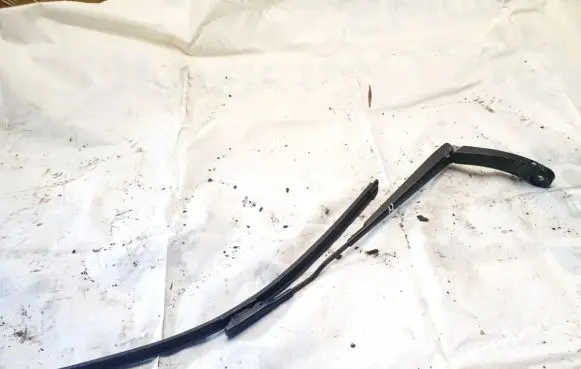 Ford C-MAX II Front wiper blade arm