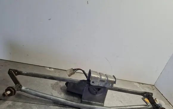 Front wiper linkage