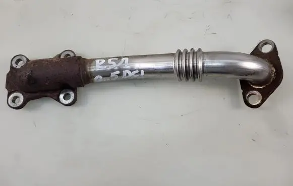 Nissan Pathfinder R51 EGR valve line/pipe/hose 147135X00B