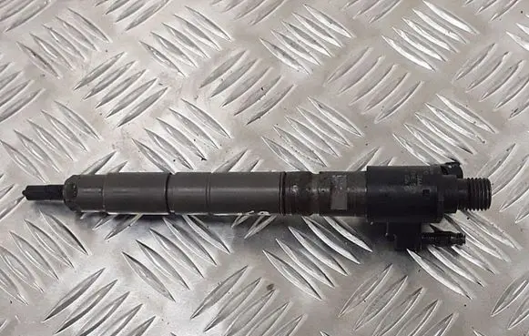 Volvo XC60 Fuel injector 31272690
