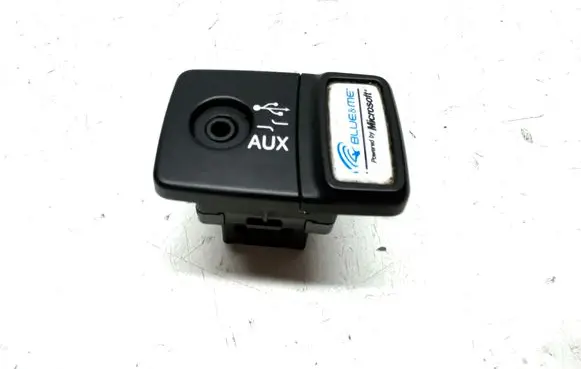 Fiat 500 Abarth USB socket connector 735547937 66659