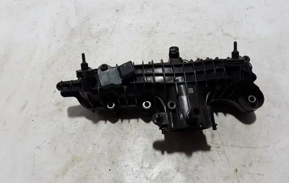 Volvo XC40 Intake manifold 32208722