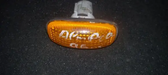 Front fender indicator light