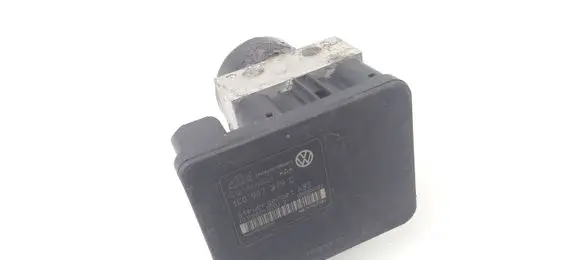 Volkswagen Golf IV ABS Pump 1C0907379C 1J0614117E