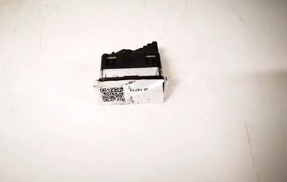 Mercedes-Benz C AMG W204 Electric window control switch A2048707358
