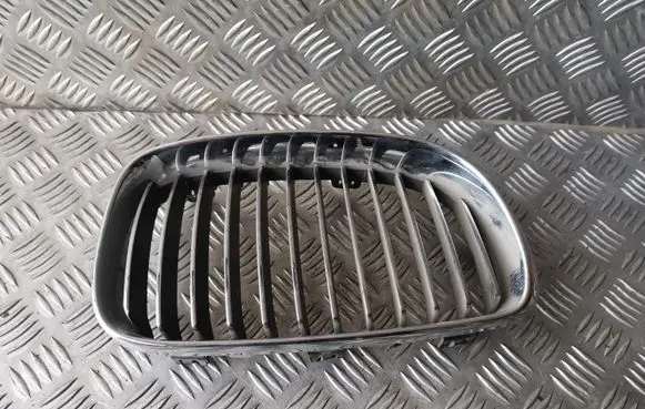 BMW 1 E81 E87 Front grill 51137179656 7179656