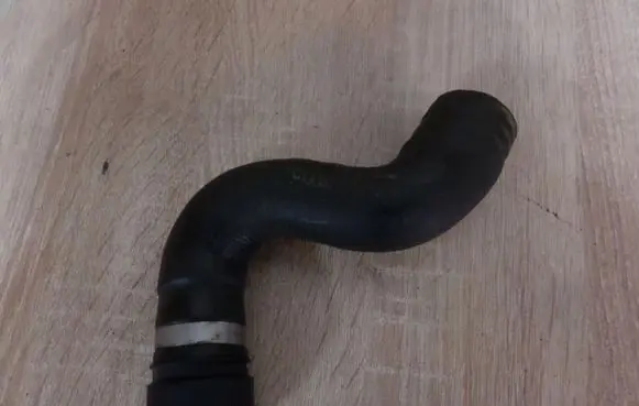 Audi A4 S4 B8 8K Engine coolant pipe/hose 8K0121101P