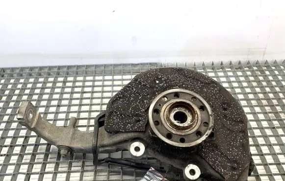 Mercedes-Benz C W205 Front wheel hub spindle knuckle 