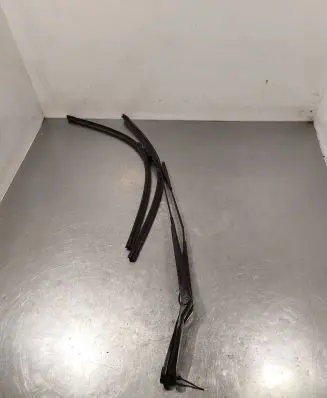 Peugeot 308 Front wiper blade arm 9680477280